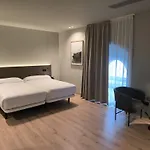 U-hotel Aduana 3* リバデオ