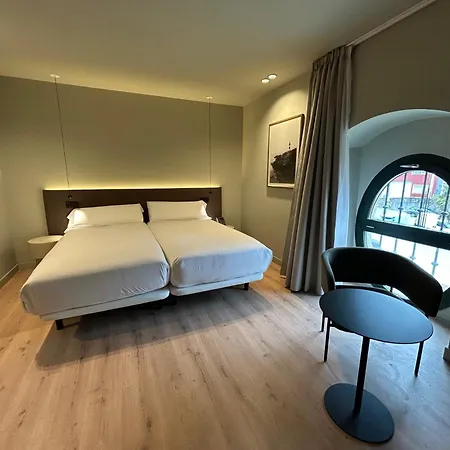 U-hotel Aduana 4*