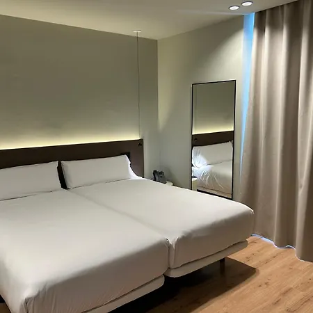 Hotel U-hotel Aduana