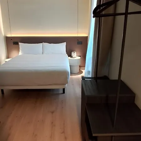 U-hotel Aduana 4*