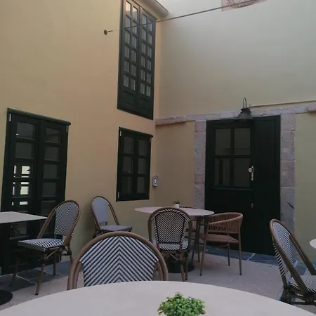 U-hotel Aduana Hotel